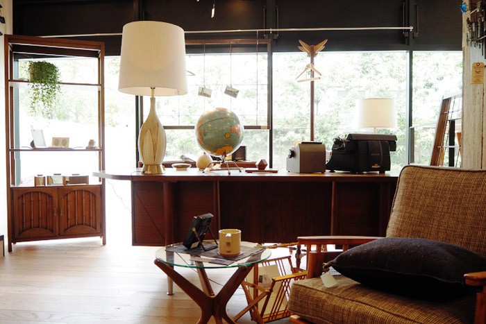 ヴィンテージな西海岸スタイル、ACME furnitureの家具BEST5